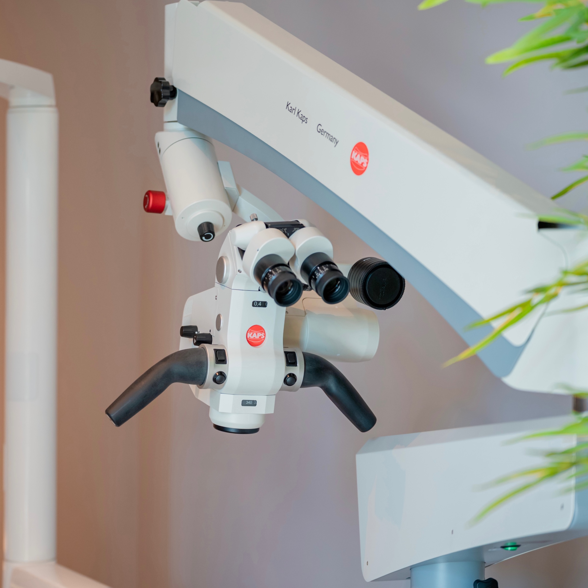 Endodonție sub microscop