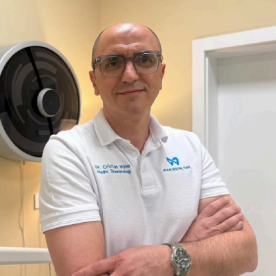 Dr. Cristian Mina